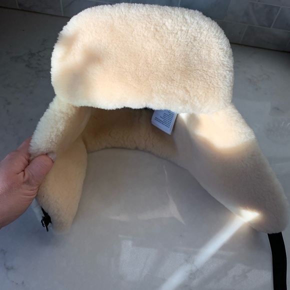 Canada Goose authentic shearling aviator hat - Picture 6 of 8